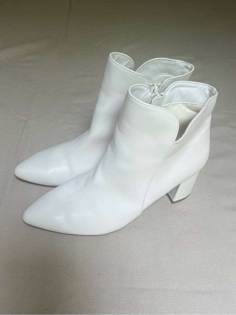 White Faux Leather Ankle Boots Pointed Toe Block Heel Size 8